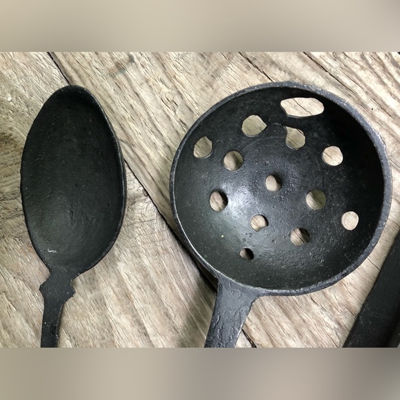Cast Iron Cottagecore Black Iron Metal Spoons Fork Wall Decor Vintage - Picture 10 of 10